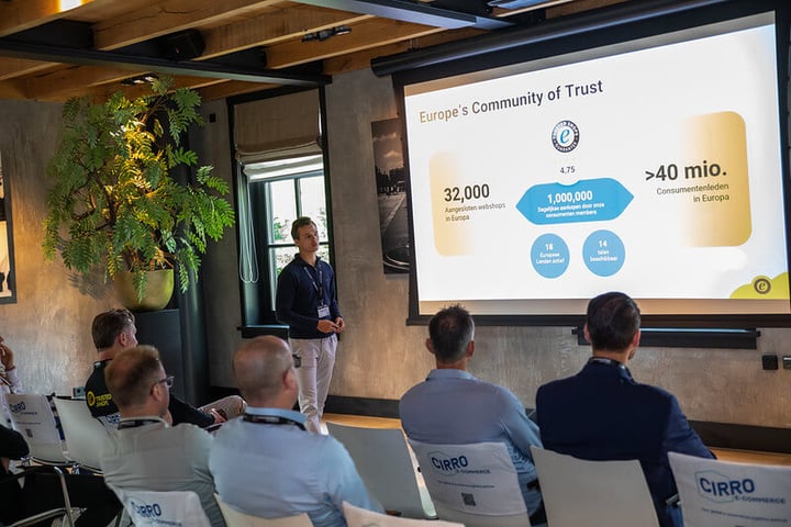 Trusted Shops-expert Randall gaf een presentatie tijdens het CrossBorder Event 2024.